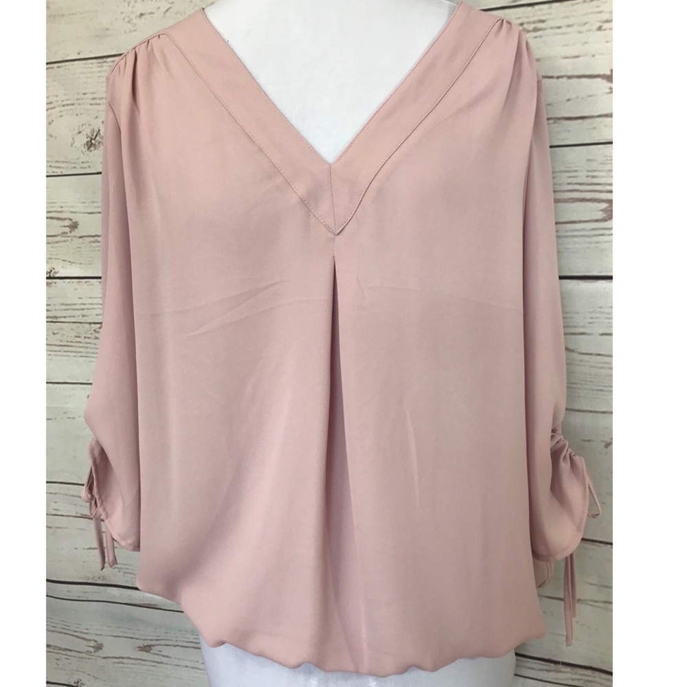 New York & Co. woman’s ruched 3/4 sleeve v neck M